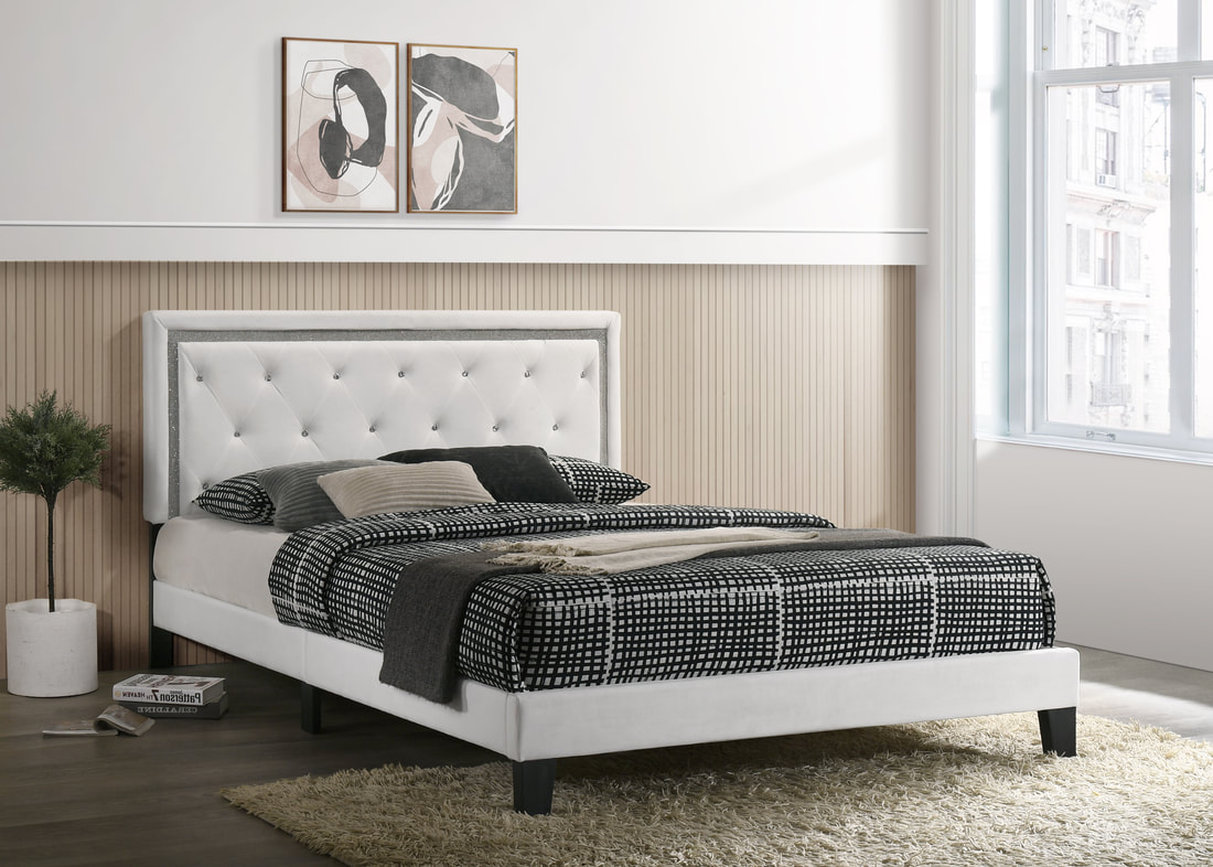 HH910 - WHITE PLATFORM BED AVAILABLE IN QUEEN AND KING SIZES